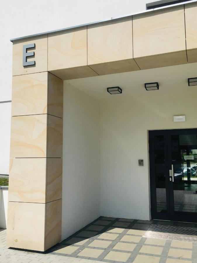 One Apartment Srem Luaran gambar